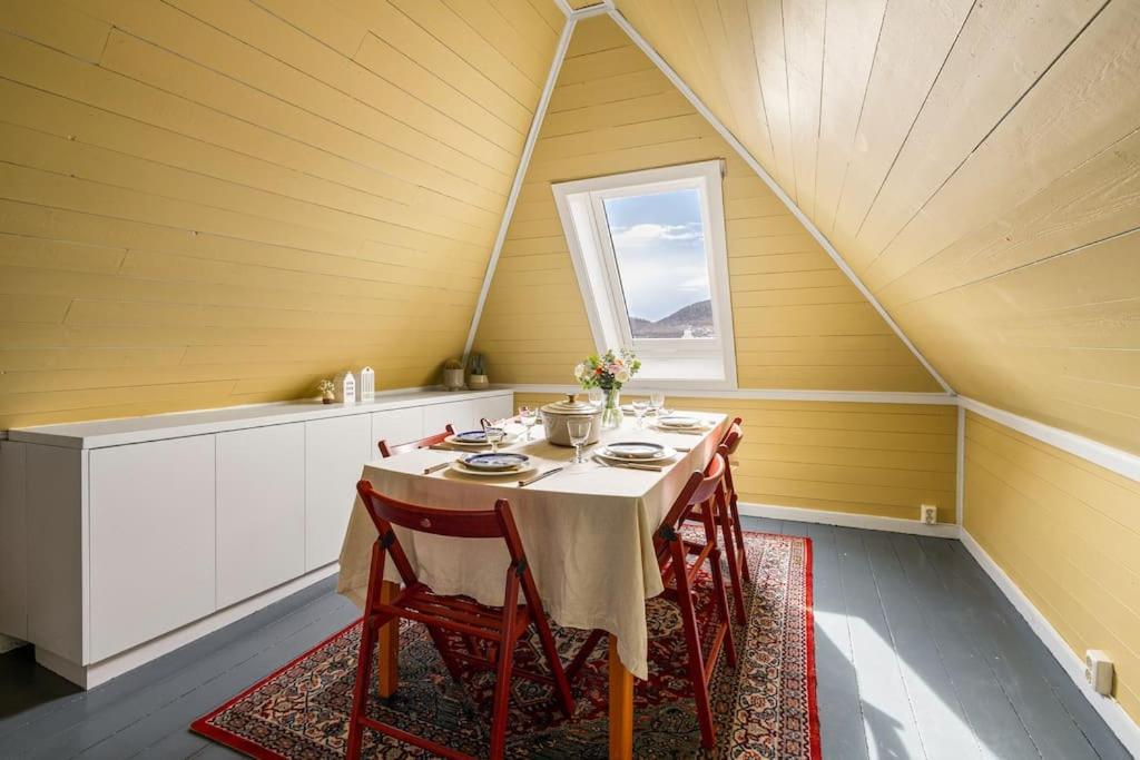 Det Lille Rode Huset Ved Floibanen Villa Берген Екстериор снимка