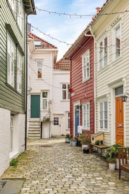 Det Lille Rode Huset Ved Floibanen Villa Берген Екстериор снимка
