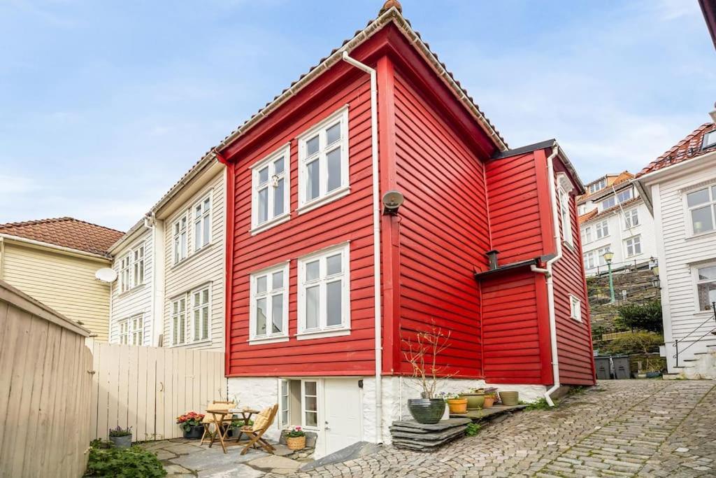 Det Lille Rode Huset Ved Floibanen Villa Берген Екстериор снимка